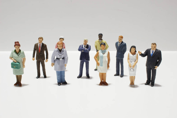Mini figures d'affaires sur fond blanc
 - Photo, image