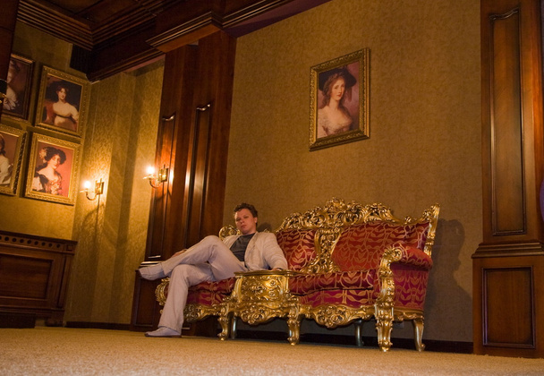 Man in luxurious interior - Fotoğraf, Görsel
