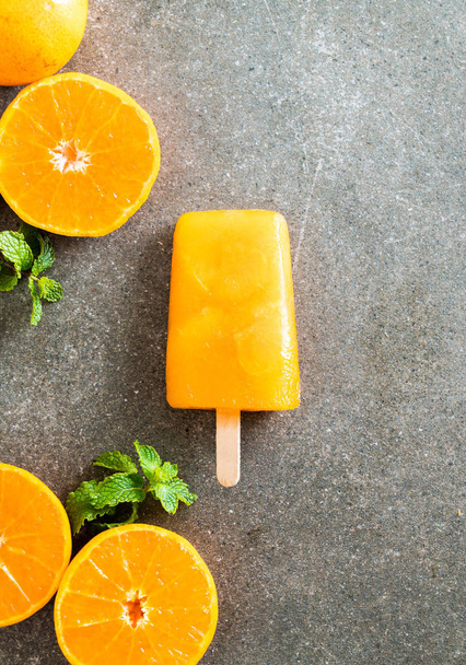 Homemade orange ice cream - Foto, immagini