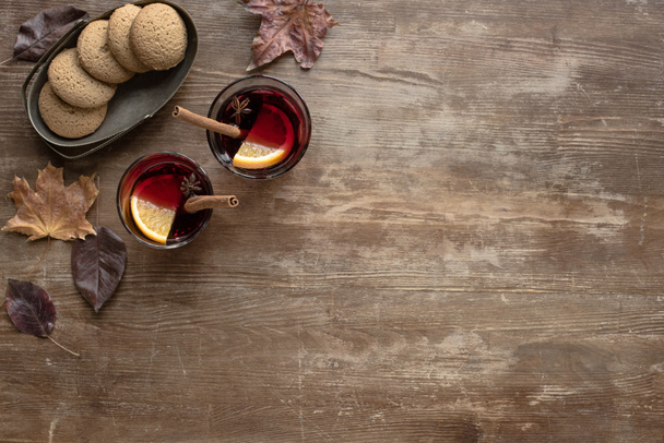 glasses with mulled wine and cookies - Photo, Image