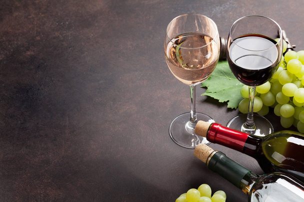 Şarap kadehi ve üzüm - Fotoğraf, Görsel
