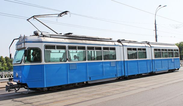 Stará tramvaj na ulici - Fotografie, Obrázek