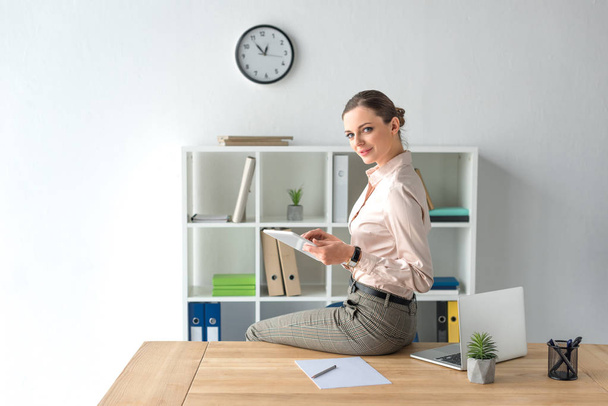businesswoman holding tablet - Photo, Image