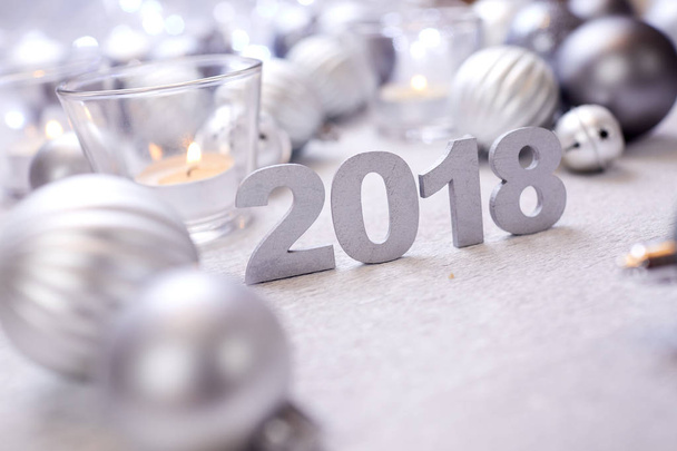 クリスマスと新年装飾数字 2018 シルバー ボール - 写真・画像