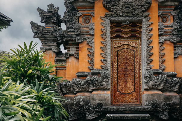 Pura Taman Saraswati (Ubud Water Palace). Temple in Bali, Indonesia - Φωτογραφία, εικόνα