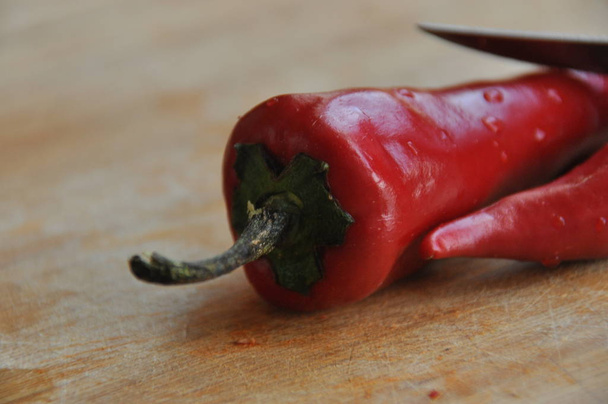 Paprika. Schoten rotes Gemüse, würzig - Foto, Bild