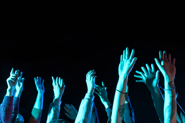 τα χέρια σε μουσική συναυλία - Φωτογραφία, εικόνα