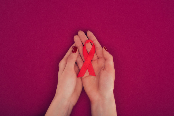 piros aids-szalag - Fotoğraf, Görsel