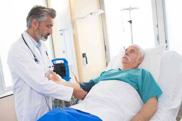 doctor with senior patient - Photo, Image