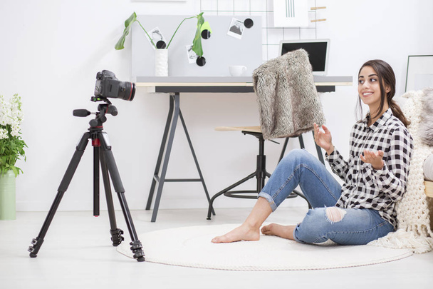 Blogger recording herself - Foto, imagen