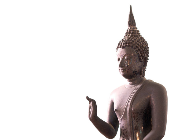 Antik Buddha szobor, a Vágógörbe. A háttérben a fehér (elszigetelt) - Fotó, kép