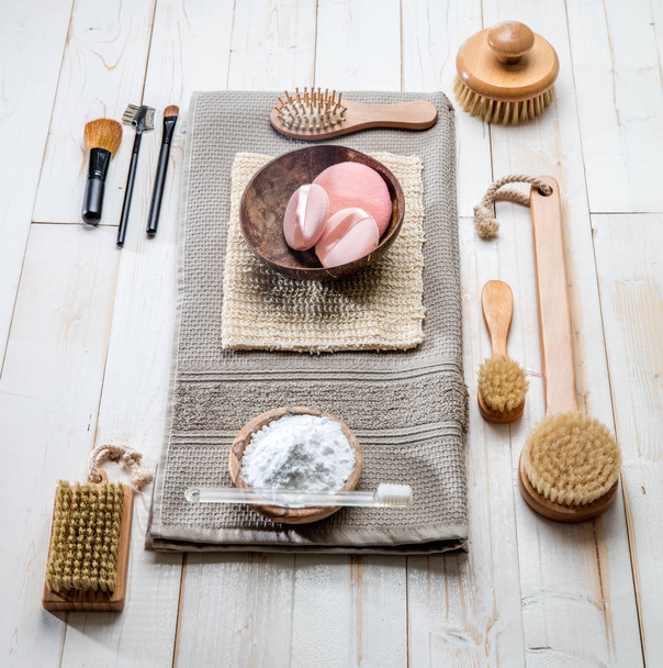 Sustainable luxury shower and hygiene products, design setup over wood  - Fotografie, Obrázek
