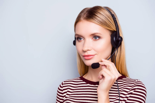 Professional consultant from a call center is listening to a cli - Foto, immagini