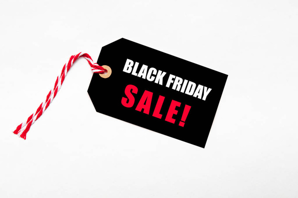 ブラックフラ イデーの黒い金曜日販売タグを提供し、売り上げ高は、価格の赤 - 写真・画像
