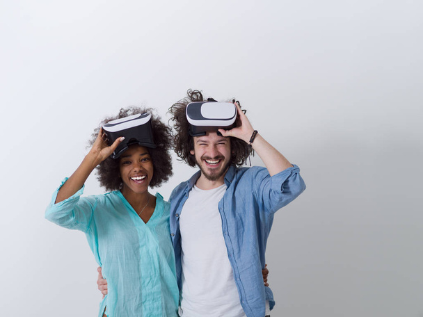 couple using VR headset glasses - Foto, imagen