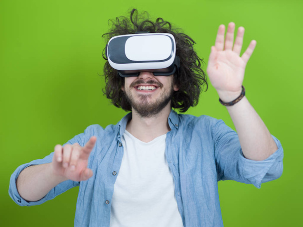  man using VR-headset - Fotó, kép