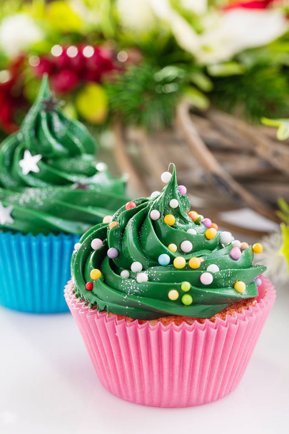Green christmas cupcaks - Foto, imagen