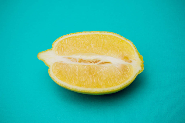 citrus isolated lemon on color background - Foto, Imagem