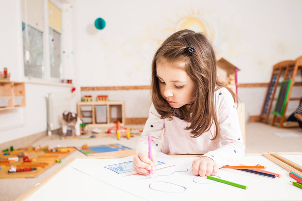 Drawing lesson in kindergarten - Fotó, kép