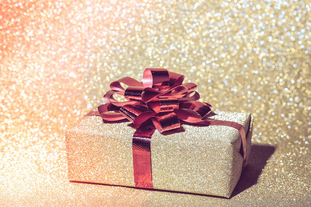 caja de regalo para Navidad y feliz año nuevo con efecto filtro ret
 - Foto, imagen