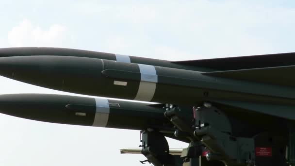 Lanzador de misiles en exhibición
 - Metraje, vídeo