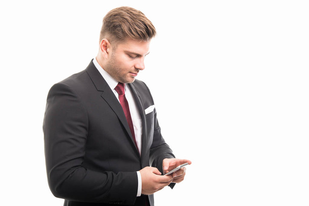 Портрет бізнесмена смс на смартфоні
 - Фото, зображення