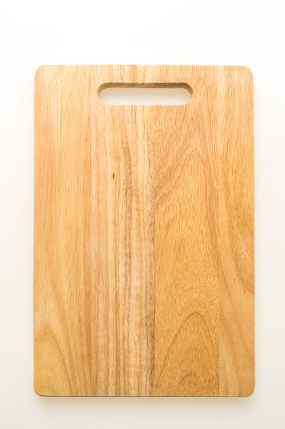 planche à découper et à découper en bois brun isolé sur fond blanc
 - Photo, image