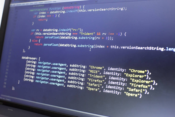 Веб-разработка JavaScript HTML5 код. Обнаружение кода браузера. Абстрактные информационные технологии
 - Фото, изображение