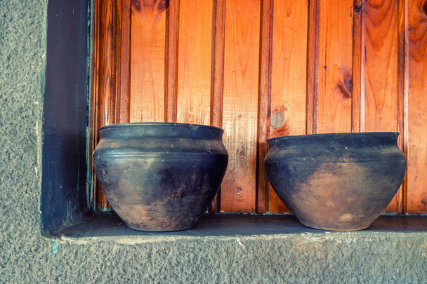 Keramická hnědá ručně vyrobené rustikální hrnce - Fotografie, Obrázek