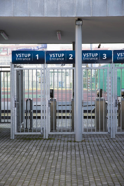 Vstupní brána do fotbalového stadionu s turnikety - Uherské Hradiště v České republice - Fotografie, Obrázek