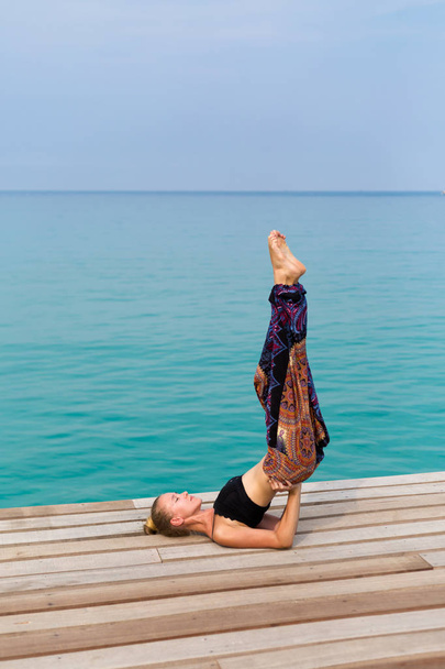 Letní cvičení jógy v Thajsku - Fotografie, Obrázek