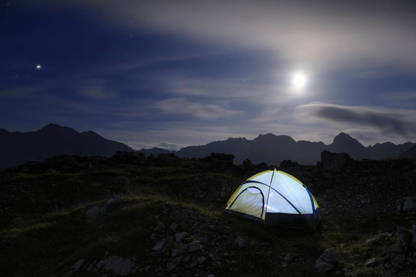 Bivouac tent with a full moon and mountain range, Hinterhornbach, Lechtal, Ausserfern, Tyrol, Austria, Europe - Fotoğraf, Görsel