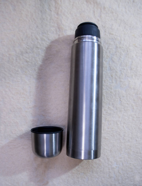 thermosfles met roestvrij staal - Foto, afbeelding