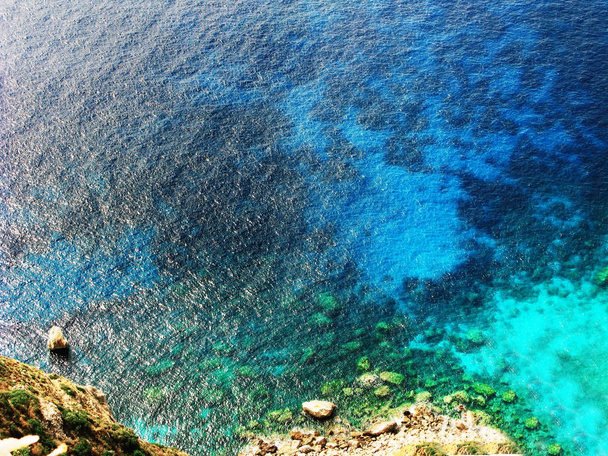 bleu lagune côte paysage mer ionienne sur l'île de Corfou
  - Photo, image