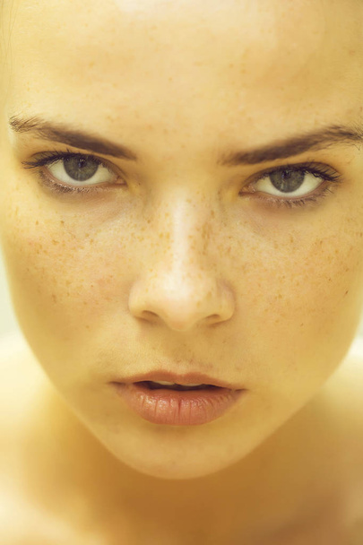 Sexy girl with freckles on face - Foto, Imagen