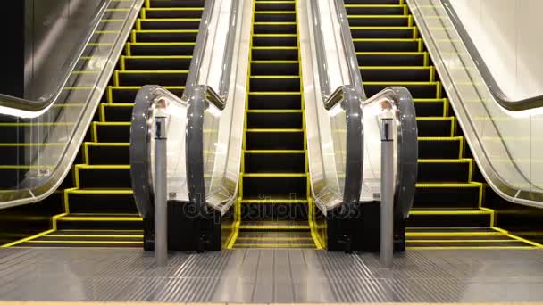 Moving escalator up and down - Footage, Video