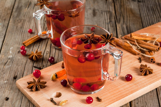 Chá picante com cranberry
 - Foto, Imagem