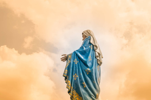 Het beeld van de Maagd Maria - Foto, afbeelding