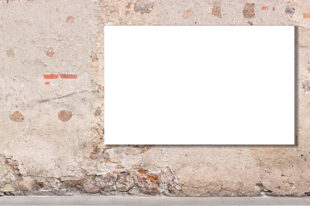 Нарисуй. Чистый рекламный щит, реклама, общественная информационная доска на старой красной кирпичной стене
 - Фото, изображение