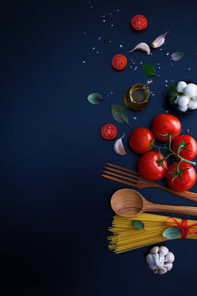 ingrediënt voor spaghetti Italiaans eten - Foto, afbeelding