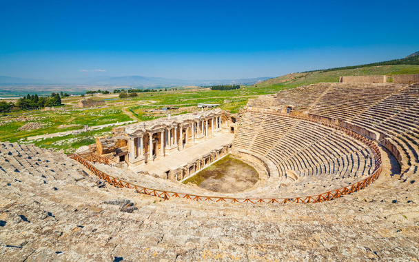 Amphitheater in Hierapolis near Pammukale, Turkey - Foto, Imagem