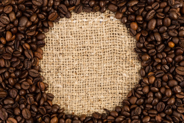 Espacio de copia redonda en medio de granos de café
 - Foto, Imagen