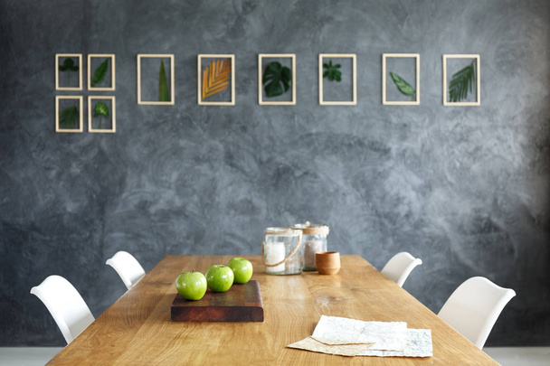 Green apples on wooden table - Фото, зображення