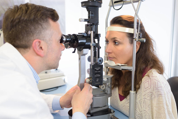 woman having eye test - Фото, изображение