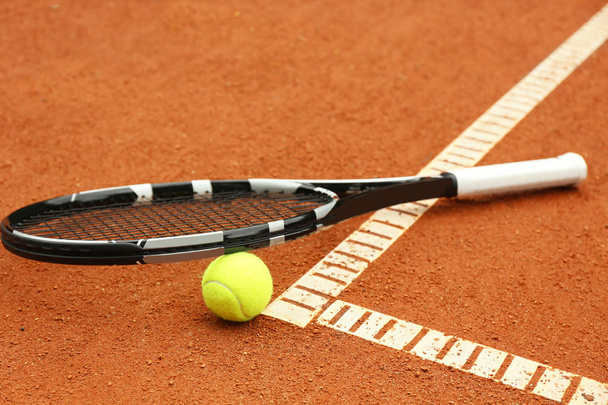 Tennis racket and ball - Φωτογραφία, εικόνα