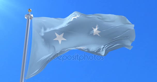 Kék ég, lassú hurok a szél integet Mikronézia zászlaja - Felvétel, videó