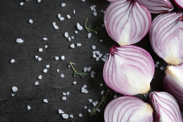 Sliced red onions - 写真・画像