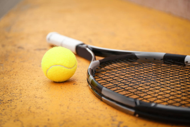 Tennis racket and ball - Foto, immagini