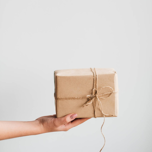 gift careful delivery presents shipping - Foto, Bild