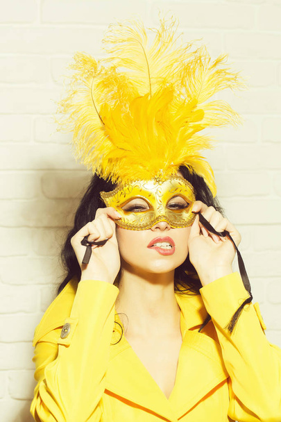 Pretty girl in carnival mask - Foto, Imagem